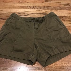 Old Navy Short - excellent condition - 16